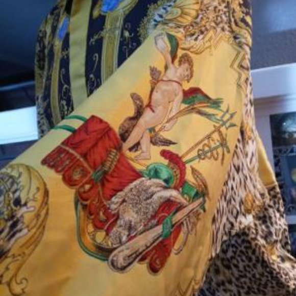 Versace Atelier - Picture 2 of 9